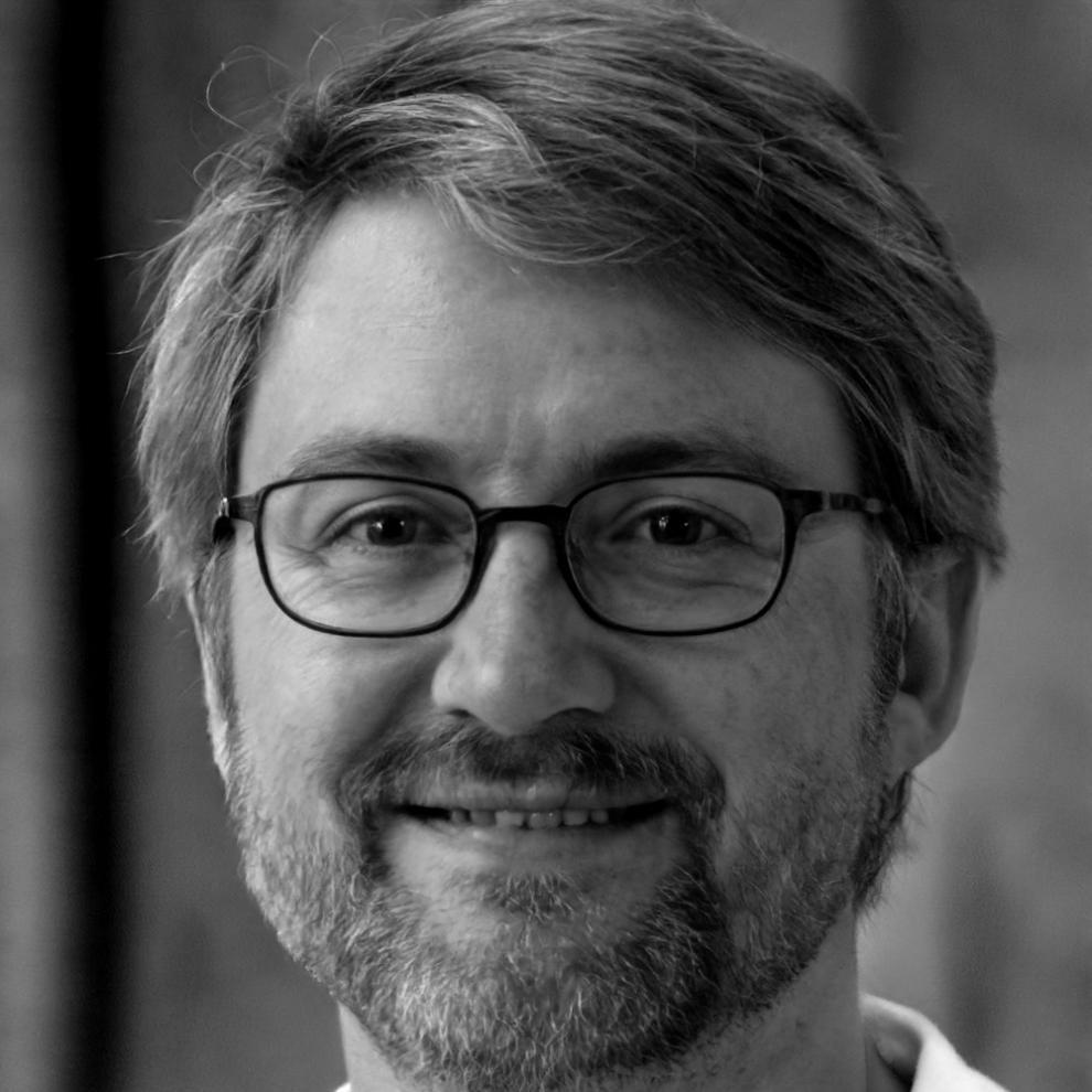 Portrait de Marc Dubois, directeur financier
